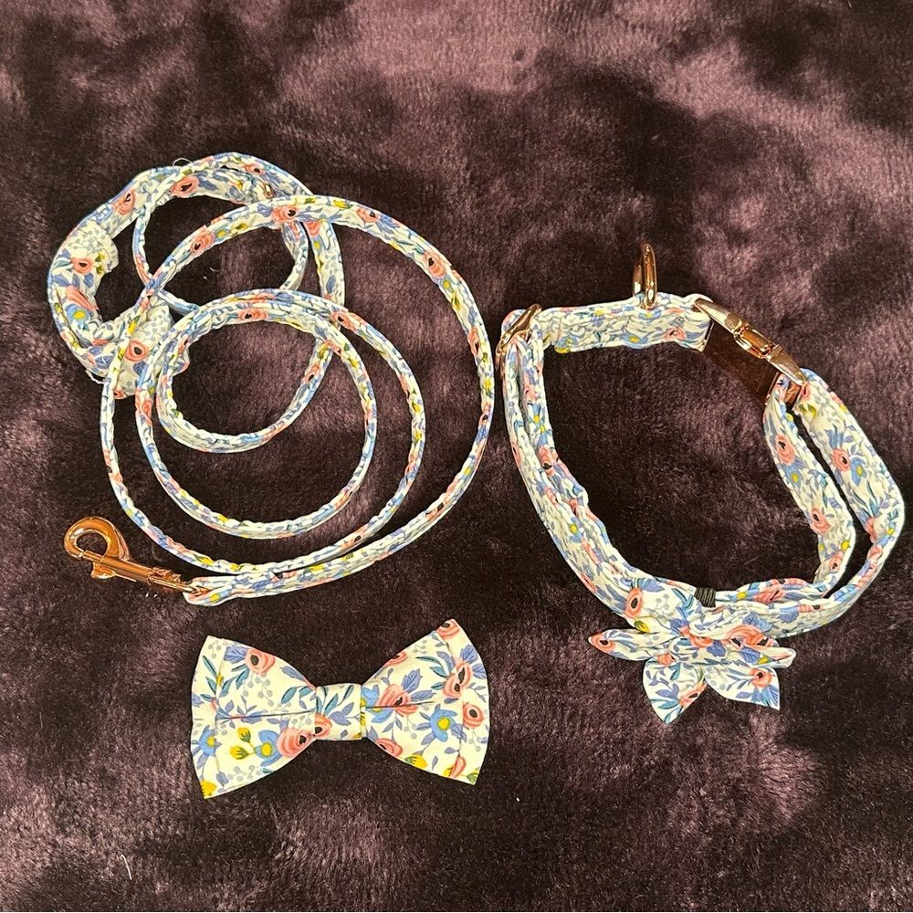 3 Piece Dog Walk Set Collar Leash Bow Tie NEW. Size Large